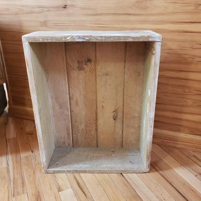 Vintage Wooden Crates (LR-KD)