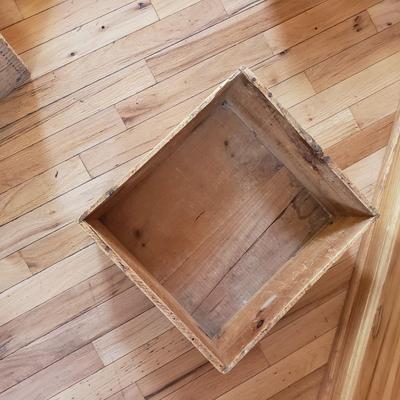 Vintage Wooden Crates (LR-KD)
