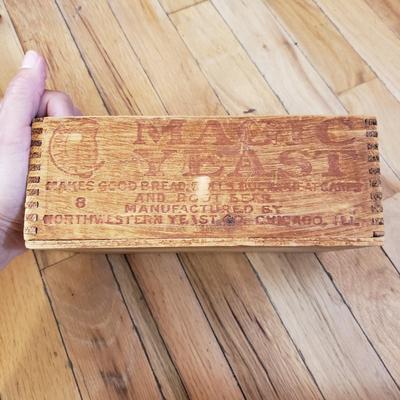 Vintage Wooden Crates (LR-KD)