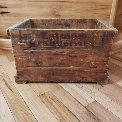 Vintage Wooden Crates (LR-KD)