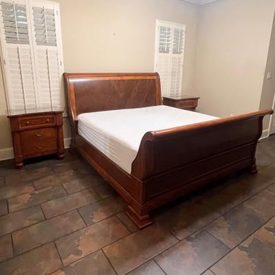 LANE ~ Country Living ~ Three (3) Piece Inlaid King Sleigh Bed Bedroom Set