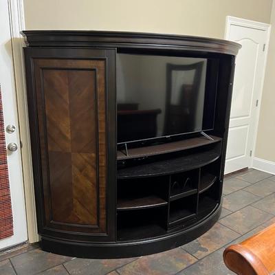 RIVERSIDE FURNITURE ~ Lighted Wooden Double Sliding Doors Media Center ~ *Read Details