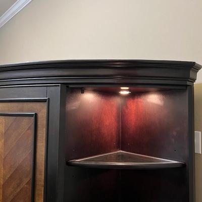 RIVERSIDE FURNITURE ~ Lighted Wooden Double Sliding Doors Media Center ~ *Read Details