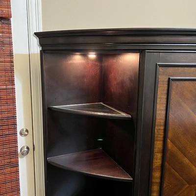 RIVERSIDE FURNITURE ~ Lighted Wooden Double Sliding Doors Media Center ~ *Read Details