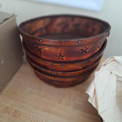 4 wooden bowls