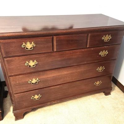 Lot #125 Vintage Dresser - 4 drawer