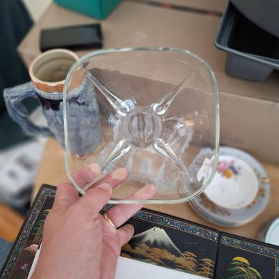 2 crystal bowls