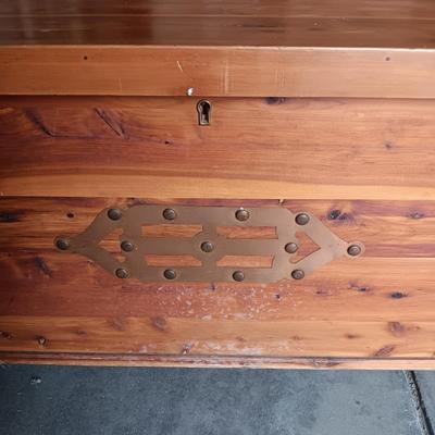 LOCKING CEDAR CHEST WITH BRASS HINGES AND ACCENTS