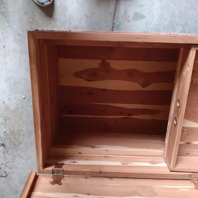 LOCKING CEDAR CHEST WITH BRASS HINGES AND ACCENTS