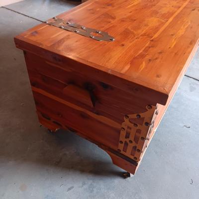 LOCKING CEDAR CHEST WITH BRASS HINGES AND ACCENTS