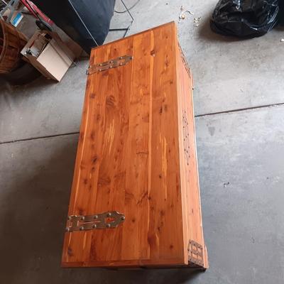LOCKING CEDAR CHEST WITH BRASS HINGES AND ACCENTS