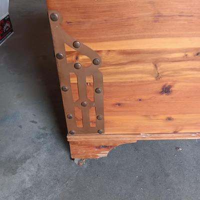 LOCKING CEDAR CHEST WITH BRASS HINGES AND ACCENTS