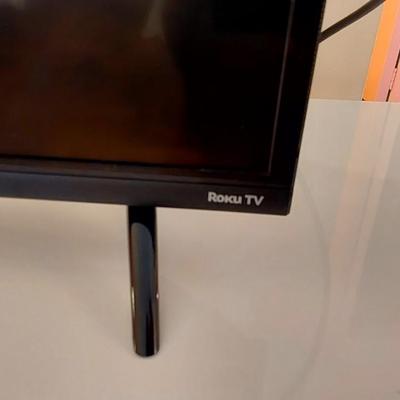TCL ROKU TV 32inches