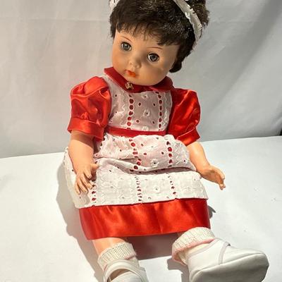 Vintage Horsman 14” brunette doll