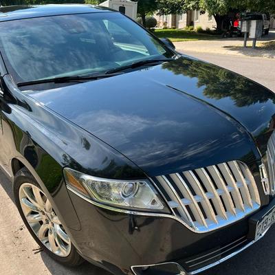 2010 Loaded Lincoln MKT SUV