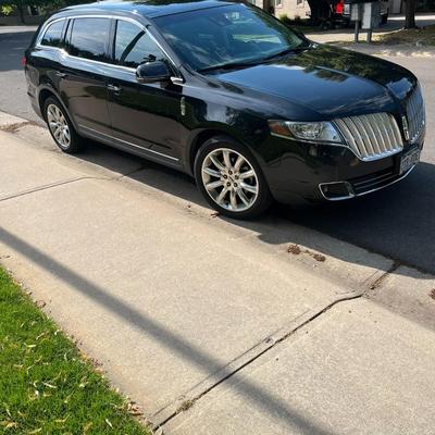 2010 Loaded Lincoln MKT SUV