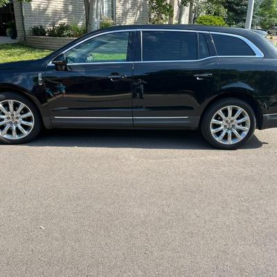 2010 Loaded Lincoln MKT SUV