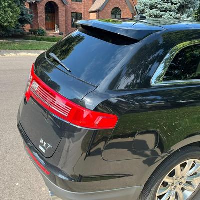 2010 Loaded Lincoln MKT SUV
