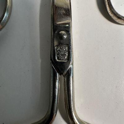 Scissors Lot.