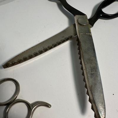 Scissors Lot.