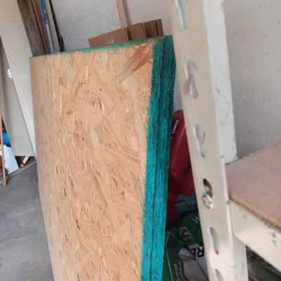 3 FULL PIECES OF OSB/PLYWOOD 7/16 X 8' X 4'