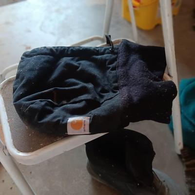 MEN'S BOOTS, WINTER GLOVES AND HATS