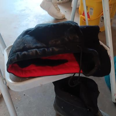 MEN'S BOOTS, WINTER GLOVES AND HATS