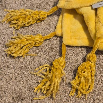 Soft Forsythia Ridge Yellow Throw with Tassel Corners