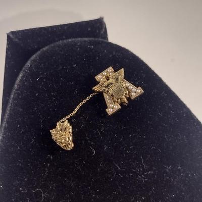 14 Karat Yellow Gold and Pearl USMA West Point Pin- Approx Weight 8 Grams (#316)