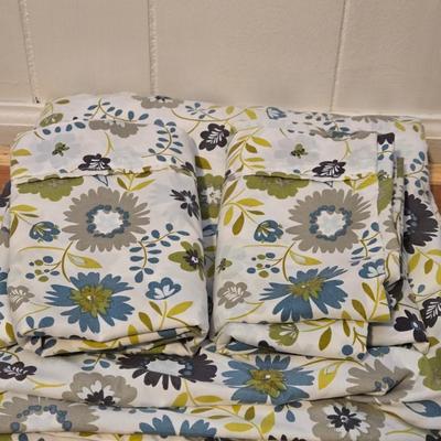 Queen Sheet Set