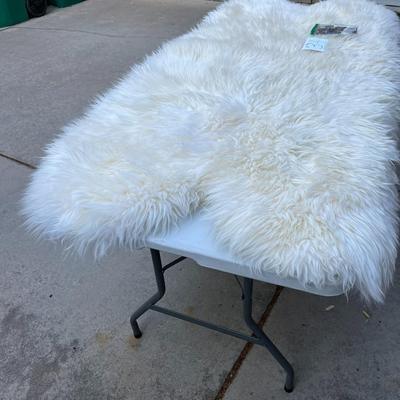 Windword Touch of Luxury 100% Sheepskin Rug