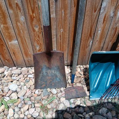 SNOW SHOVEL AND YARD TOOLS