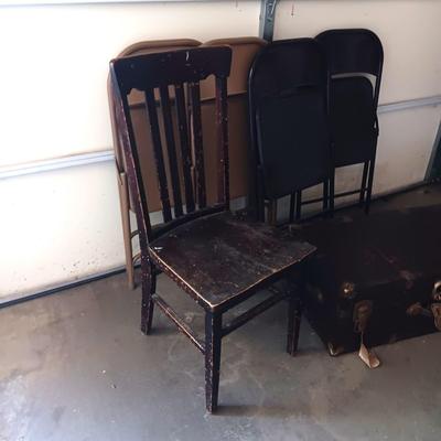 7 FOLDING CHAIRS, METAL TRUNK AND A VINTAGE WOODEN CHAIR