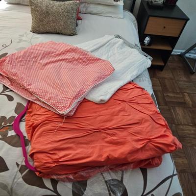 Bedroom Linen Lot (A)