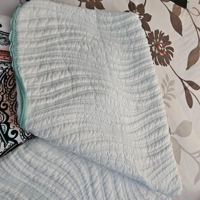 Bedroom Linen Lot (A)