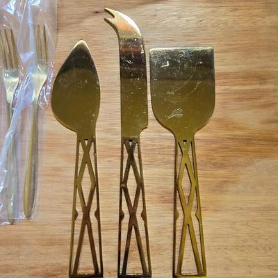 Golden Serving Set