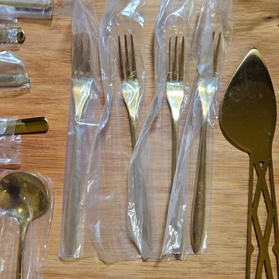 Golden Serving Set