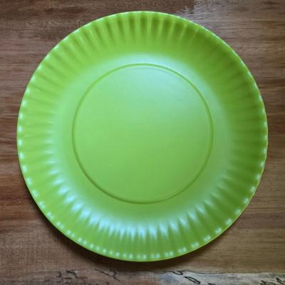 Green Scalloped Edge Plastic Plates (4)