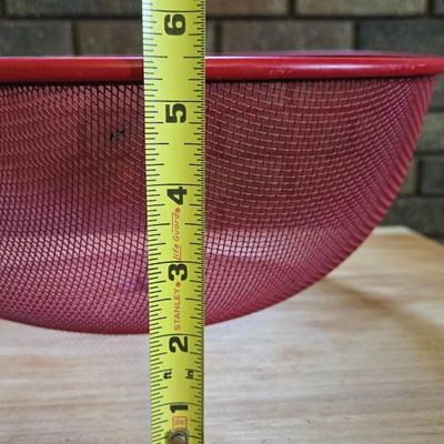 Red Wire Food Dome