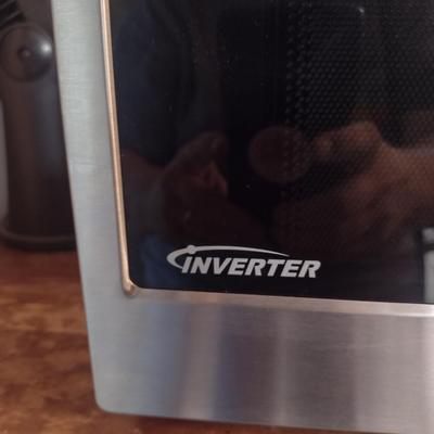 Panasonic Microwave- 1250 Watts- In Working Condition