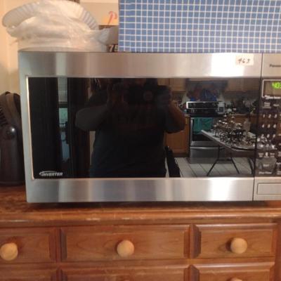 Panasonic Microwave- 1250 Watts- In Working Condition