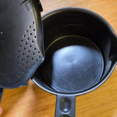 Pampered Chef 1 Quart & 2 Quart Micro Cooker Steamer Straine, The Pampered Chef Steamers