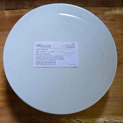 The Pampered Chef Cake Pedestal