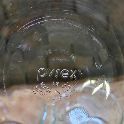 Pyrex (4) Small Bowls