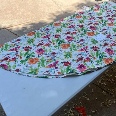 Multo -Colored Floral Design Oval Tablecloth