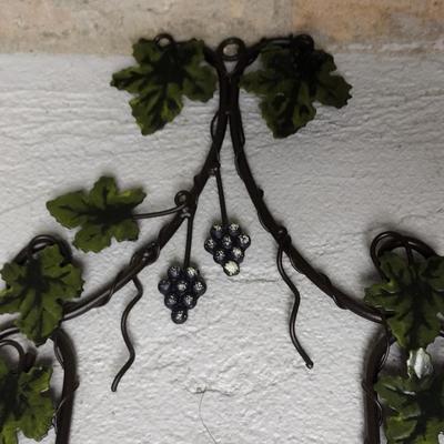 Metal Grapes Decor