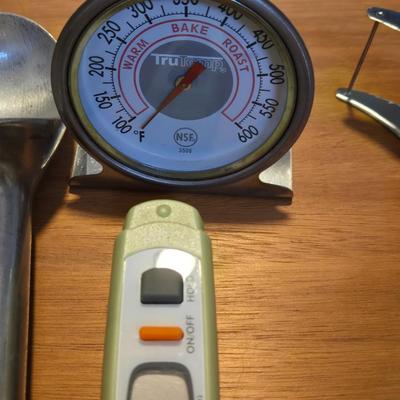 Mixed Lot of Kitchen Utensils