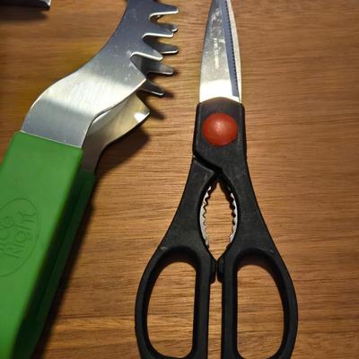 Mixed Lot of Kitchen Utensils