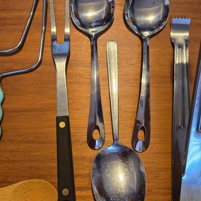 Mixed Lot of Kitchen Utensils