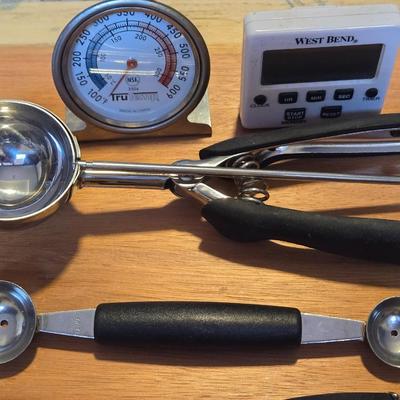 Mixed Lot of Kitchen Utensils